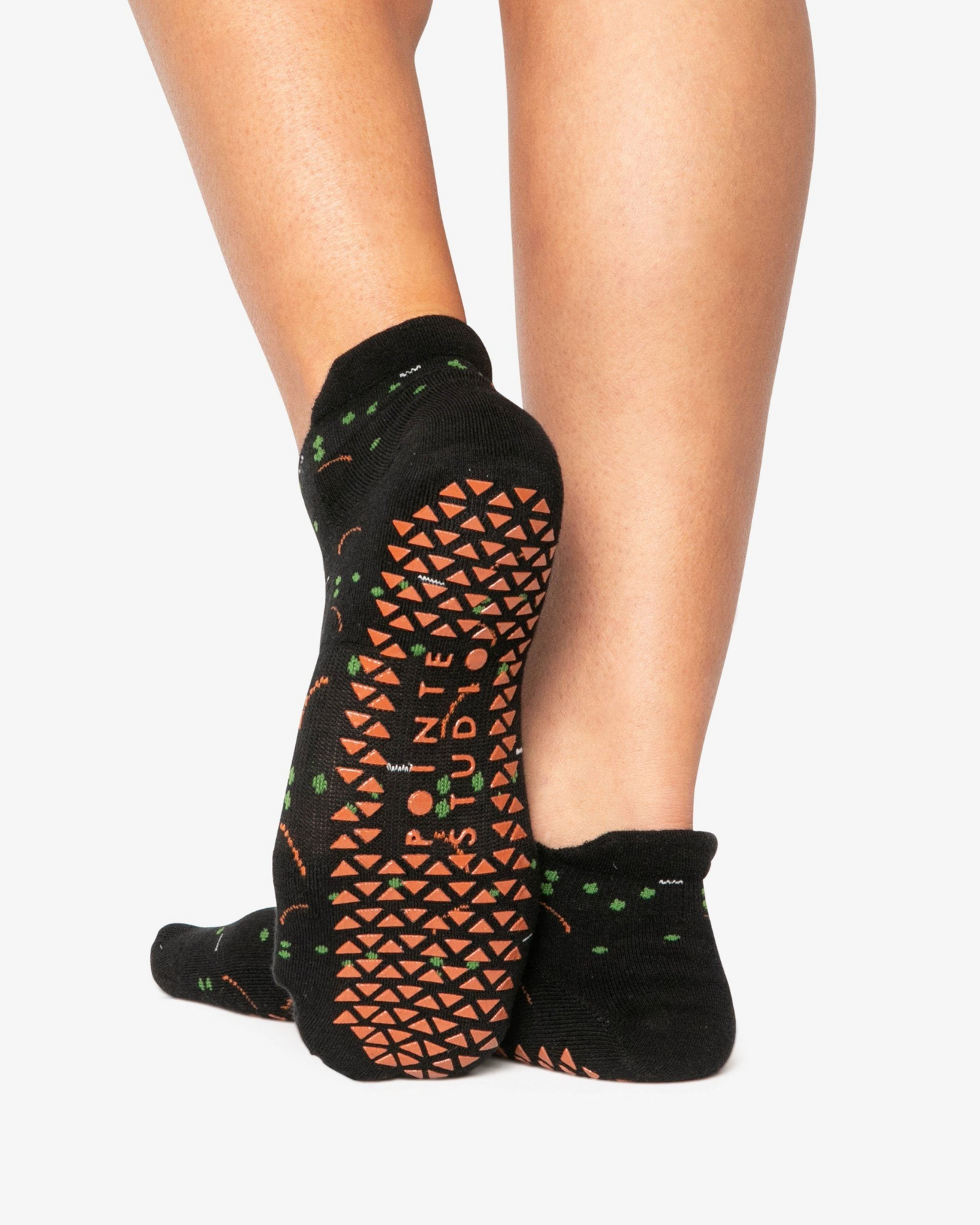 Pointe Studio- Black
